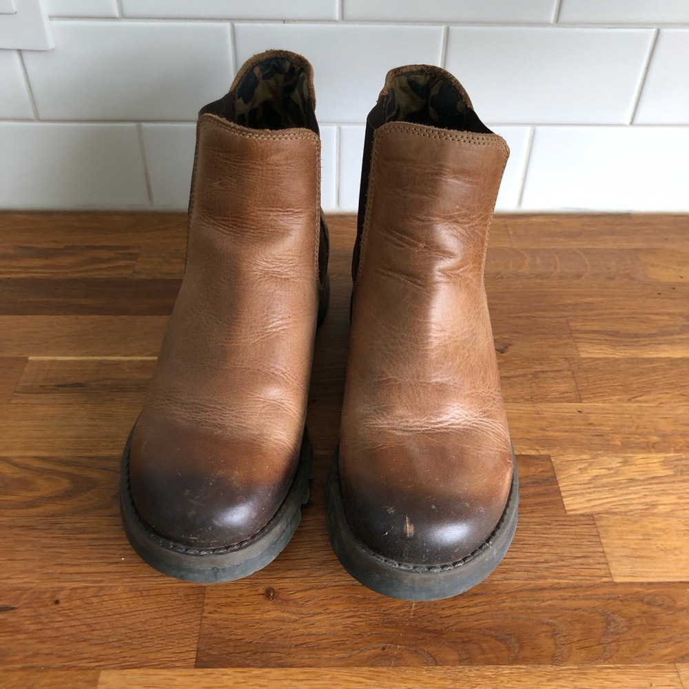 Fly London Salv Chelsea boots